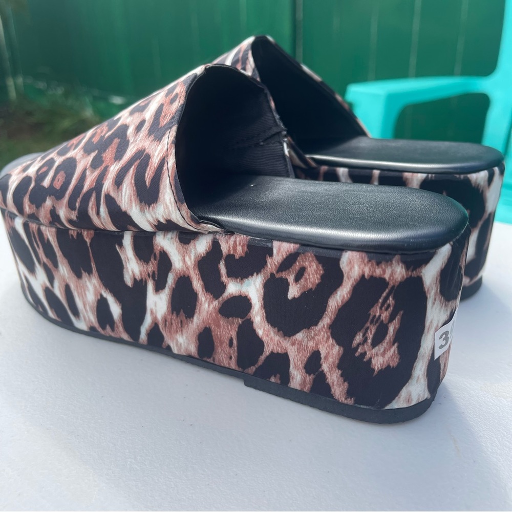 Leopard Platform Sandals - Picture 2 of 6